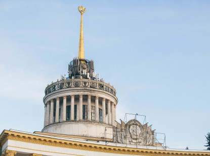 Укриття знаходяться у павільйонах №1, 5 та 13