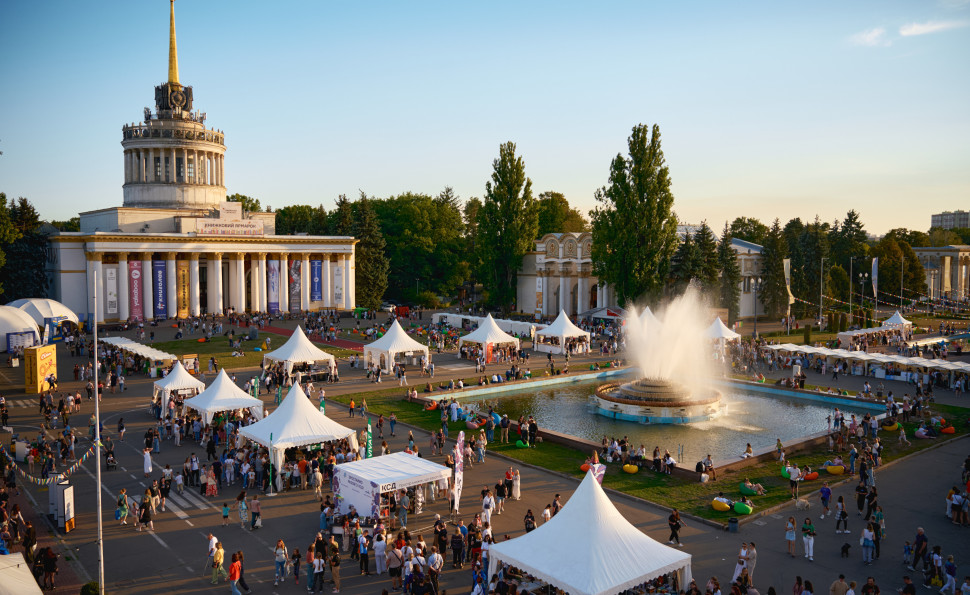 Осінній затишок і літературний урожай: гід фестивалем «Книжкова країна. Плодова»