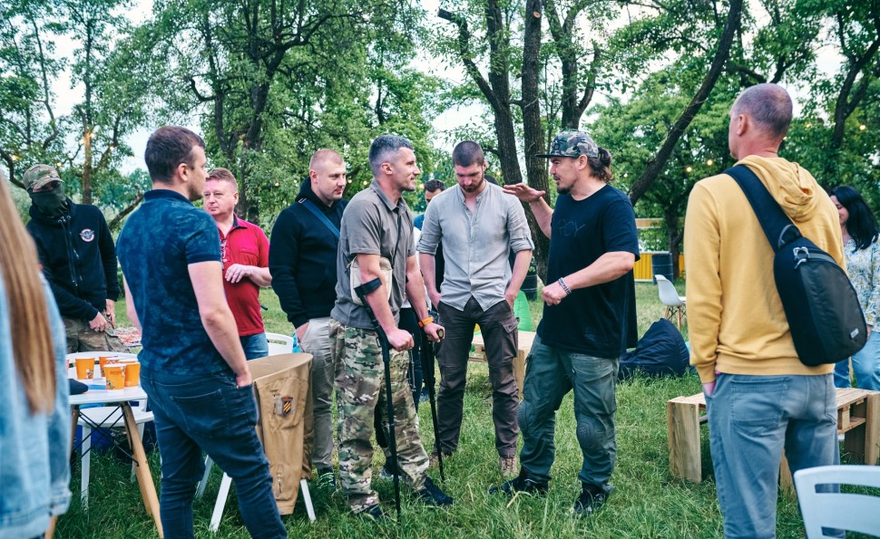 Ukrainian talks в артпросторі Uyava зібрав 17,4 тис. грн для ЗСУ