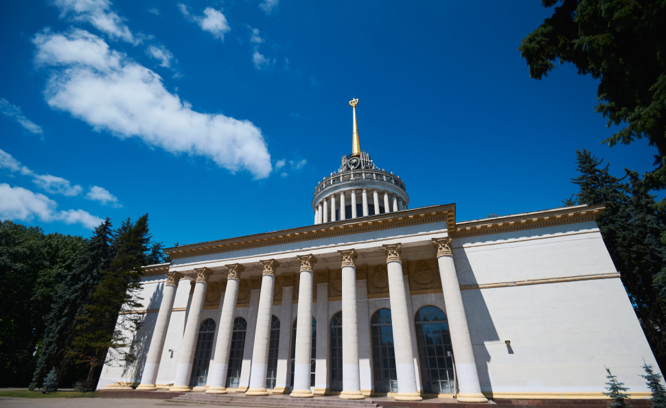 На ВДНГ покажуть приховані панно та проведуть публічне обговорення радянської спадщини комплексу