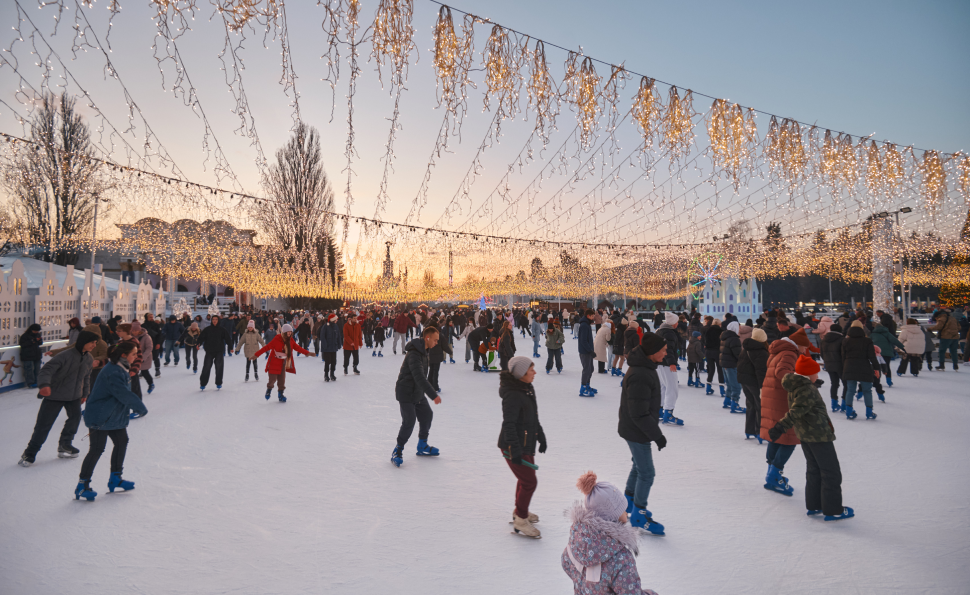 Понад 1 мільйон українців провели зиму на ВДНГ: як пройшов 10-й сезон «Зимової країни» 
