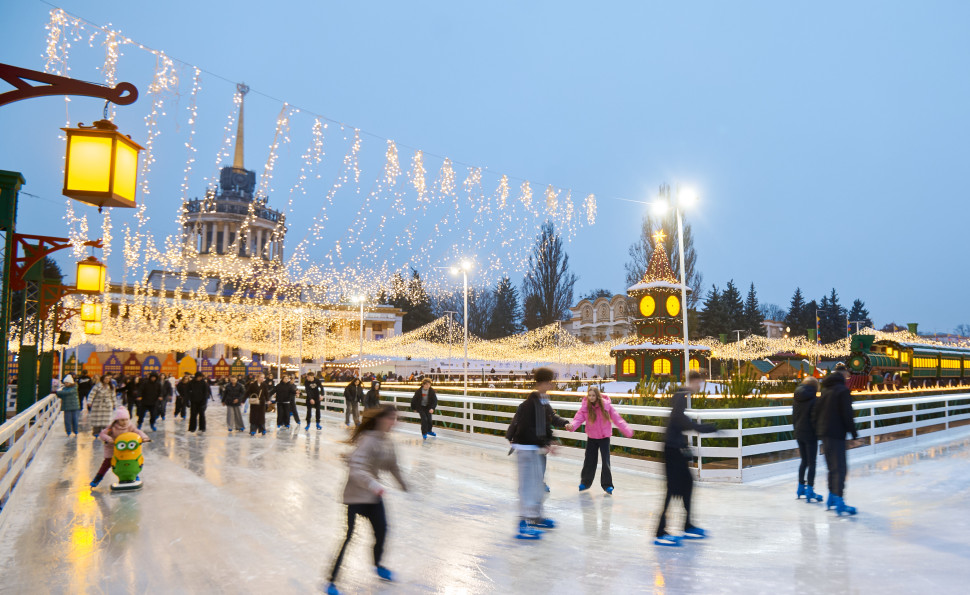 Ковзанка на ВДНГ — серце зимових розваг