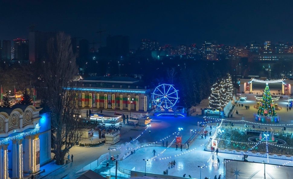 Традиційне українське Різдво у Зимовій країні: виступи фольклорних ансамблів та танці