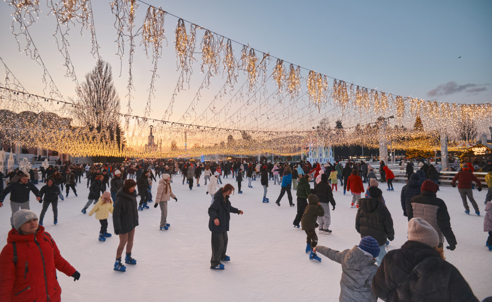 Ковзанка на ВДНГ — серце зимових розваг