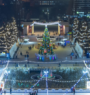 Парад казкових героїв, концерт і розіграш путівок до Лапландії: як відзначають Новий рік у Зимовій країні на ВДНГ