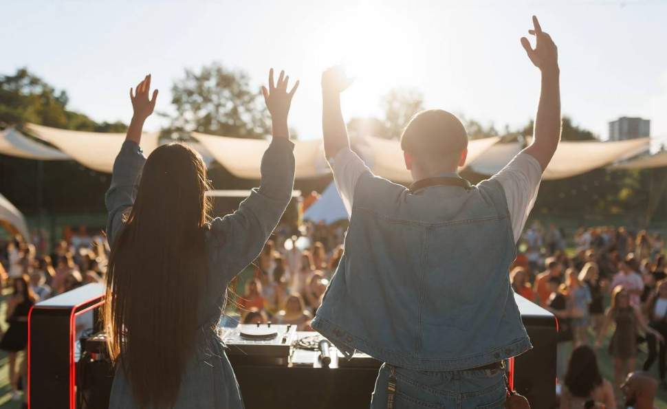 Поляна ВДНГ та Сад Гамаків
