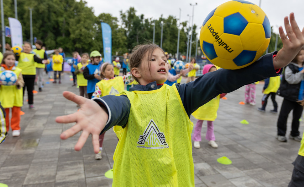 Спорт, змагання і нові знайомства: на ВДНГ відкрився найбільший спортивний фестиваль літа  «Активна країна»