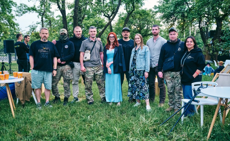 Ukrainian talks в артпросторі Uyava зібрав 17,4 тис. грн для ЗСУ