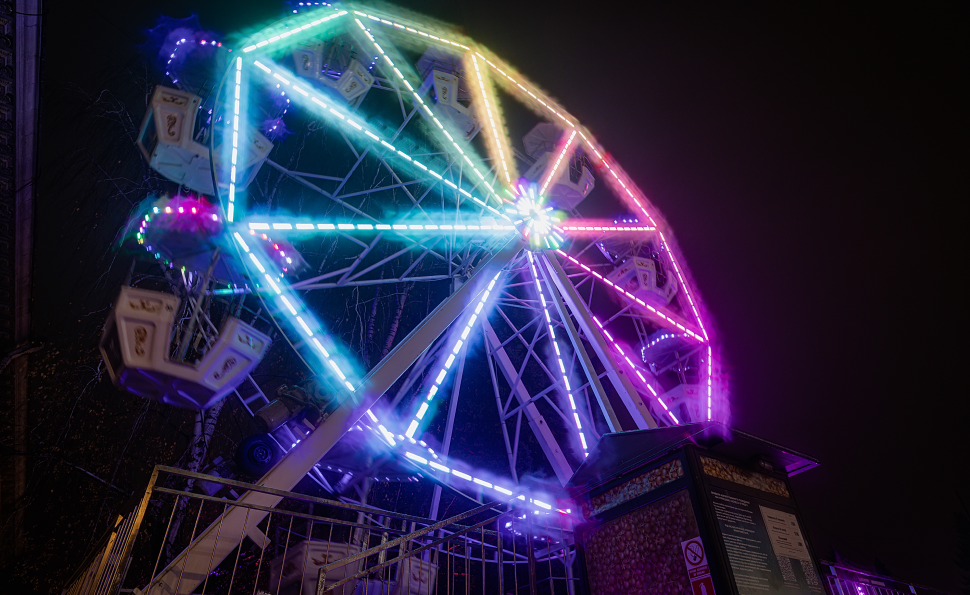 Київська карусель та Колесо огляду — зимова класика радості на ВДНГ