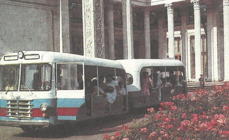 Екскурсія-подорож на ВДНГ. Червень