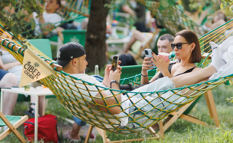Поляна ВДНГ та Сад Гамаків