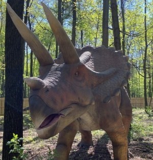 Грізні хижаки та велетенські травоїдні. Кого можна зустріти у «Планеті динозаврів» на ВДНГ