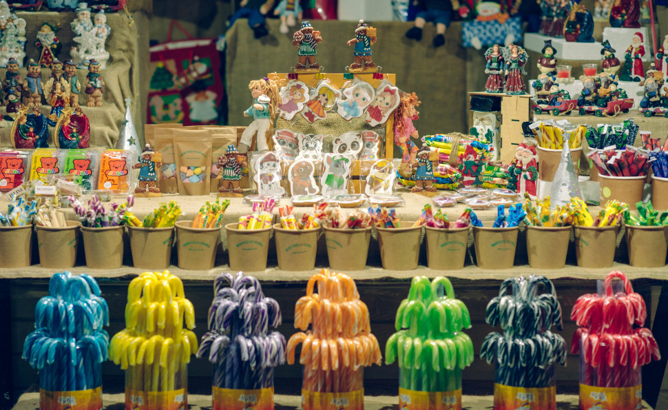 Величезна ковзанка, крижані скульптури, казкові ельфи, Санта й фольклорні вистави: що готує «Зимова Країна» на ВДНГ