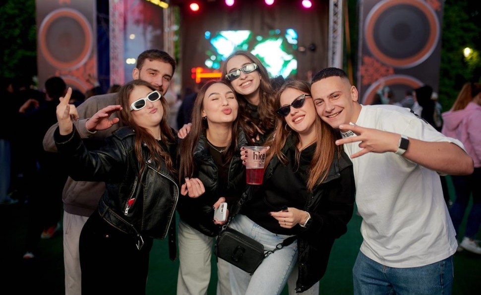 Поляна ВДНГ та Сад Гамаків