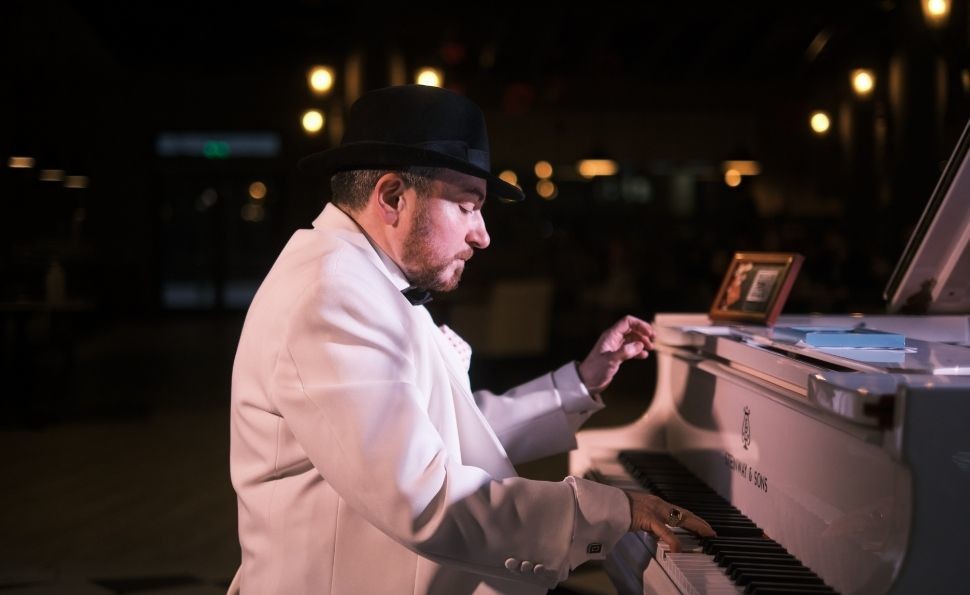 Концерт на ковзанці ВДНГ до Дня закоханих