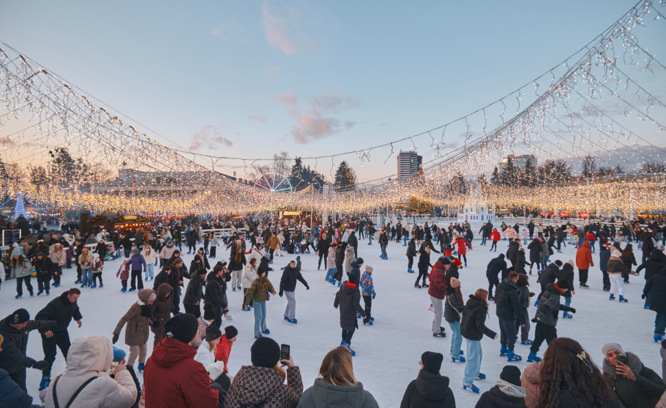 Ковзанка на ВДНГ — серце зимових розваг