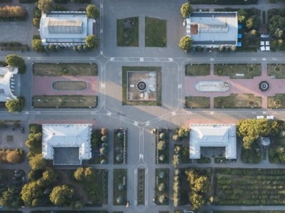 Парковка та заїзд автотранспорту на територію ВДНГ