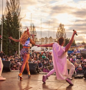 Як зірки відзначають Масляну