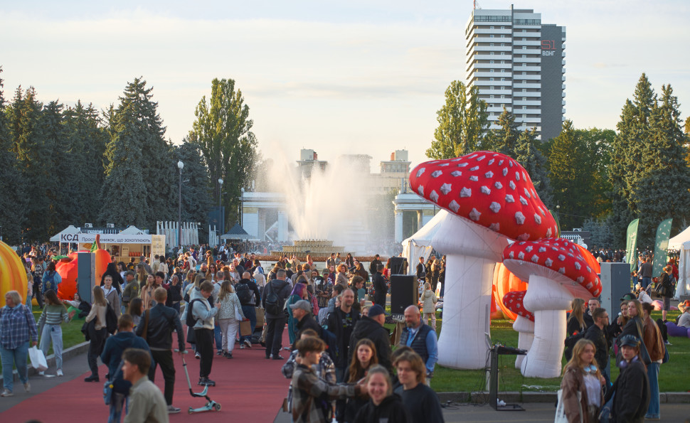 «Книжкова країна» тепер «Кольорова»: що очікувати від найбільшого книжкового фестивалю навесні 